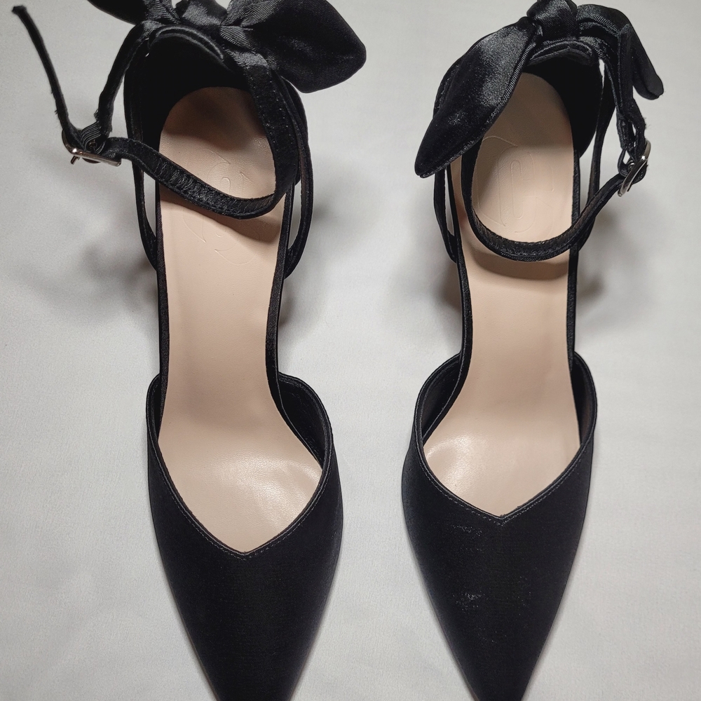 Elegant Black Women's Shoes with Bow Detail